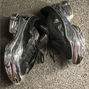 Authentic RAF Simons sneakers like new very comfortable and flashy